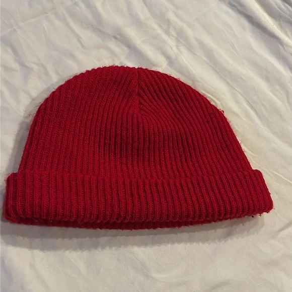 Red neff beanie - Picture 2 of 4